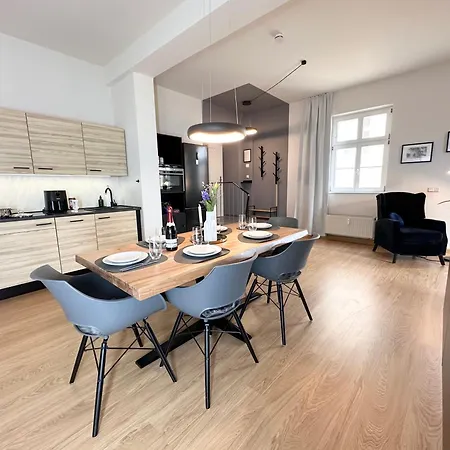 Apartamento Alte Maedchenschule, Sauna, 6 Personen, Hund, Am Saurierpark, Boxsprinbetten, Gratis Kaffee Und Tee, Minibar