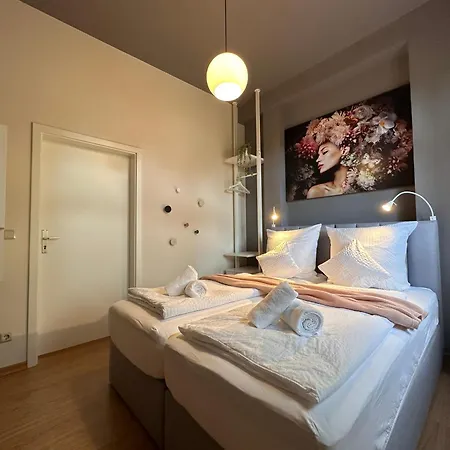 Apartament Alte Maedchenschule, Sauna, 6 Personen, Hund, Am Saurierpark, Boxsprinbetten, Gratis Kaffee Und Tee, Minibar