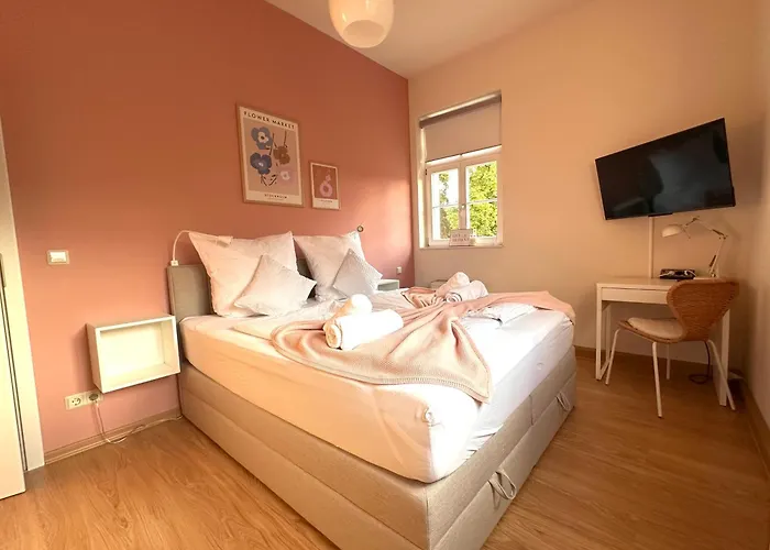 Alte Maedchenschule, Sauna, 6 Personen, Hund, Am Saurierpark, Boxsprinbetten, Gratis Kaffee Und Tee, Minibar شقة بوتسن